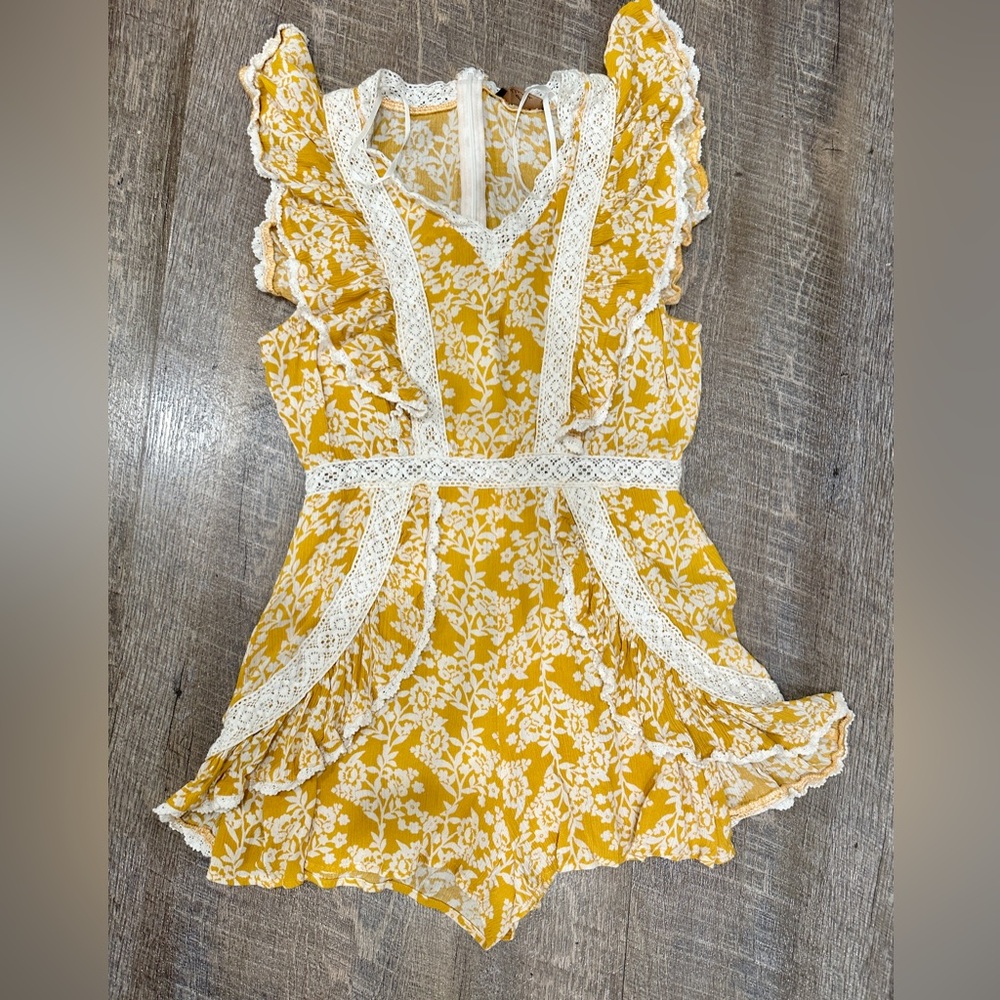 Alamia Yellow, Floral Romper with Lace. L but fits like a M